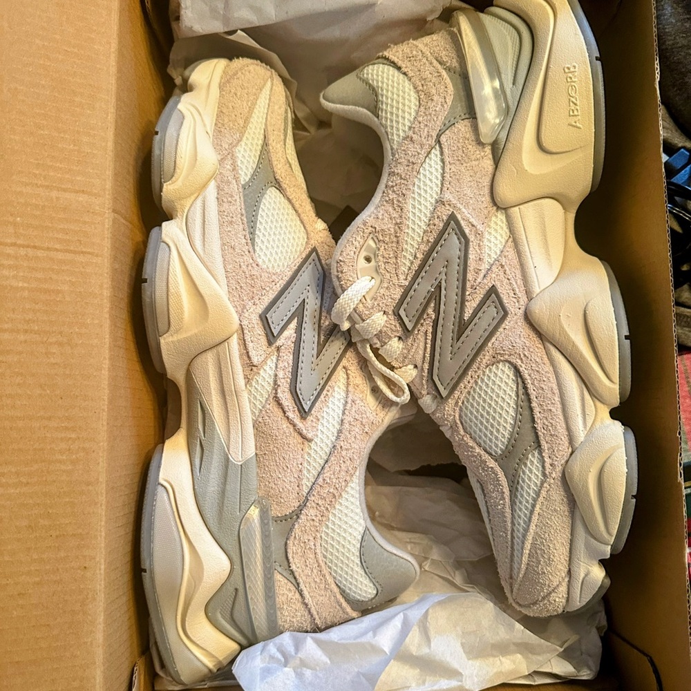 Brand new, in box. Never worn New Balance 9060 (2.0)